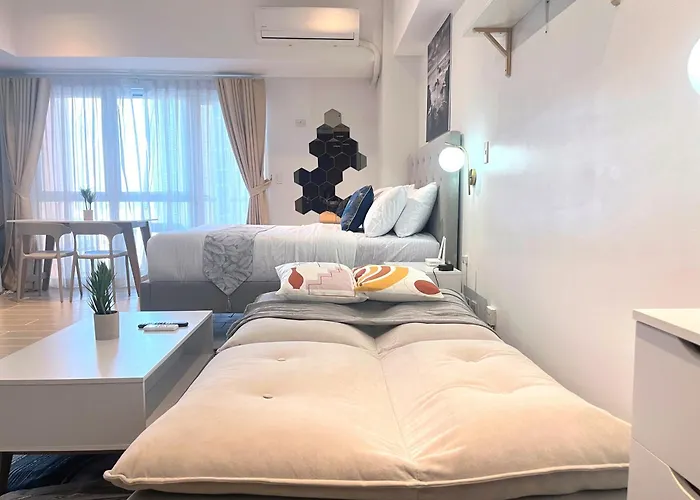 Free Welcome Breakfast, Bgc 1br, 300mbps Fiber, Steps To Mitsukoshi & Uptown, 16k * Manila